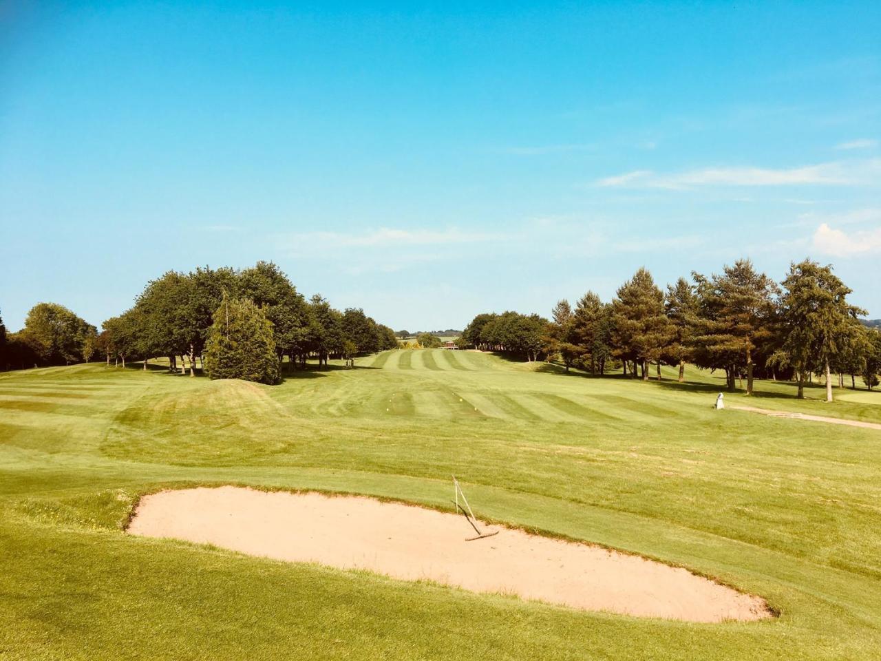 The Lodges At Sapey Golf & Country Club Upper Sapey Exterior photo